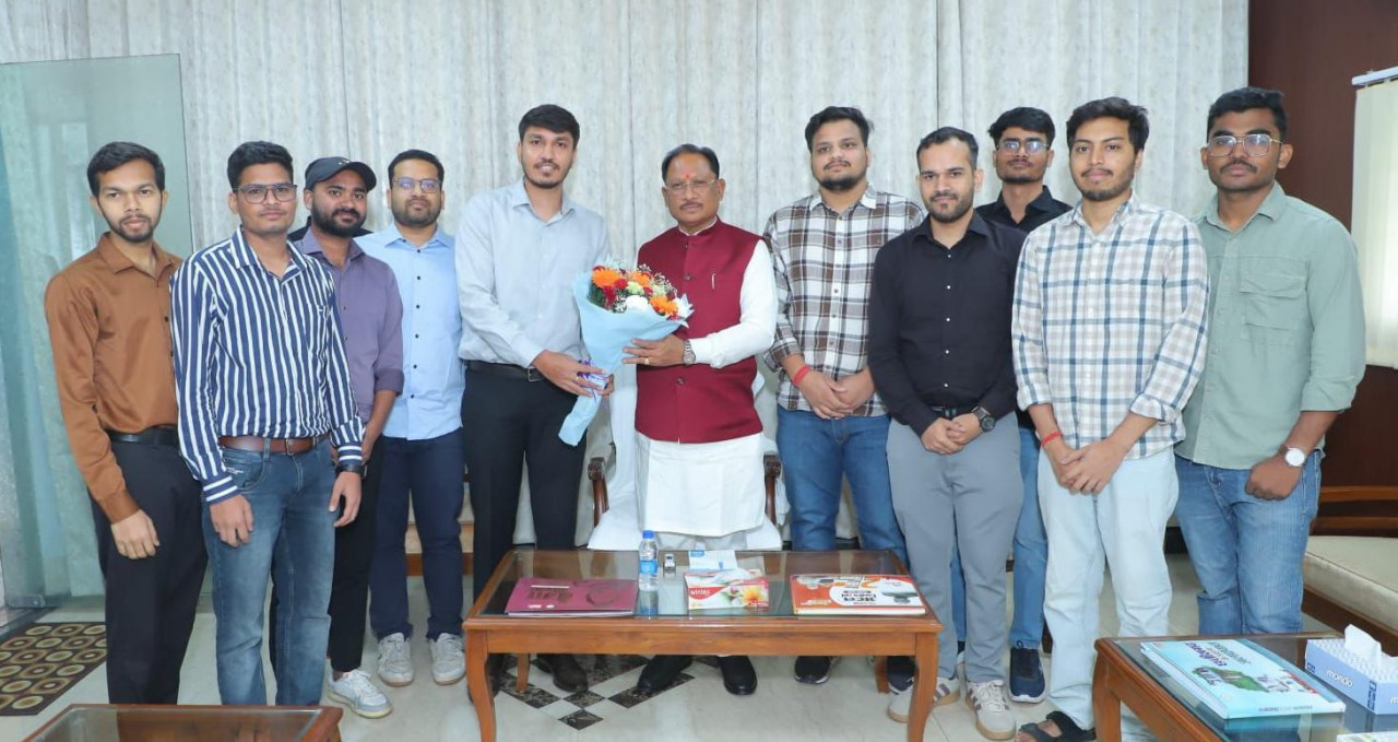 सीएम विष्णुदेव साय ने यूपीएससी प्रारंभिक परीक्षा में सफल ट्राइबल यूथ हॉस्टल के विद्यार्थियों से की मुलाकात, जानें क्या कहा…
