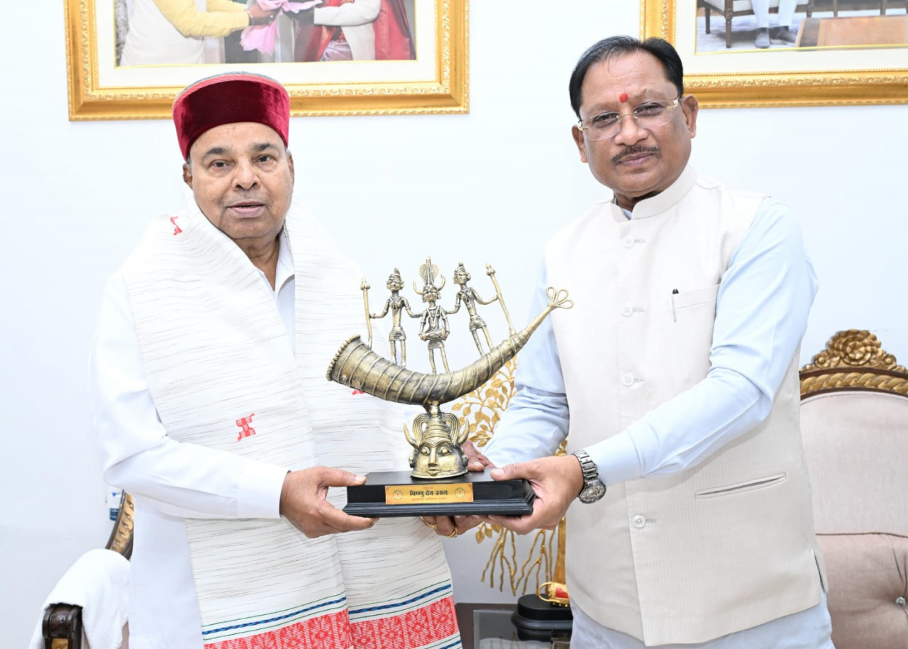 मुख्यमंत्री विष्णुदेव साय से उनके निवास पर मिले कर्नाटक के राज्यपाल थावरचंद गहलोत