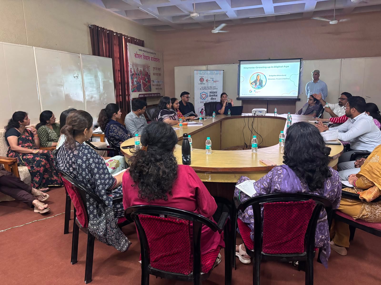 भोपाल में डिजिटल सुरक्षा पर मंथन, महिलाओं और बच्चों की साइबर सुरक्षा के लिए महिला आयोग, गूगल और एनजीओ आए साथ
