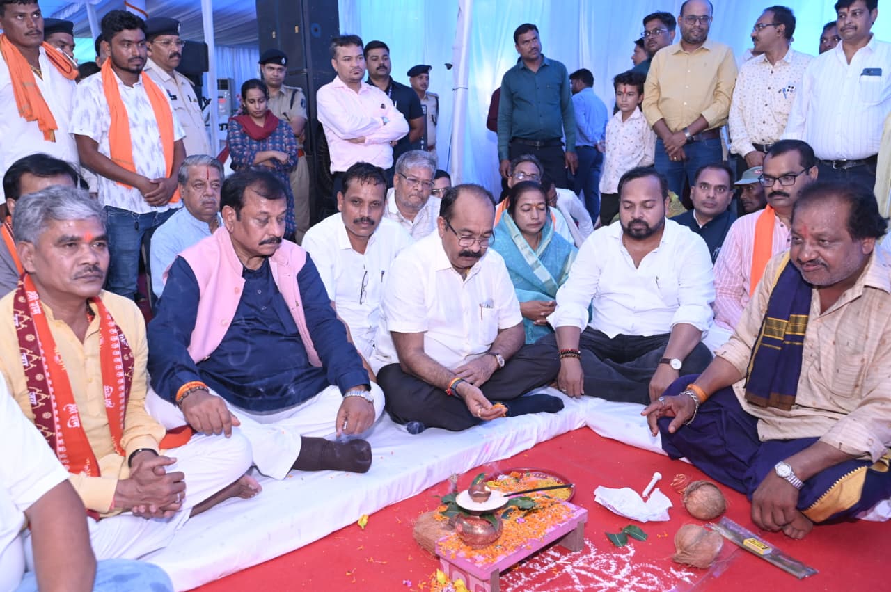 नगर पंचायत भिंभौरी में 465.84 लाख रुपए से नया कॉलेज व 14.28 लाख से सामुदायिक भवन बनेगा, उपमुख्यमंत्री अरुण साव ने किया भूमिपूजन