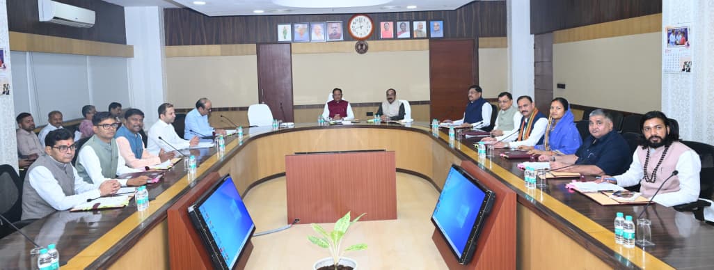 साय कैबिनेट में महत्वपूर्ण निर्णय: सीधी भर्ती में अग्निवीर सैनिकों के लिए 10 फीसदी आरक्षण का किया जाएगा प्रावधान
