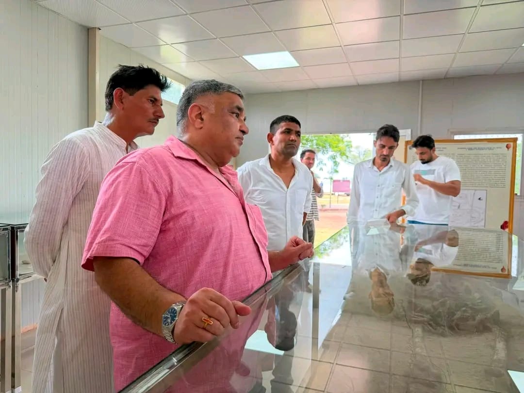 राखीगढ़ी टीला से रूबरू हुए मंत्री राजेश अग्रवाल, कहा- छत्तीसगढ़ भी हजारों वर्षों की सांस्कृतिक व पुरातात्विक विरासत का धनी प्रदेश