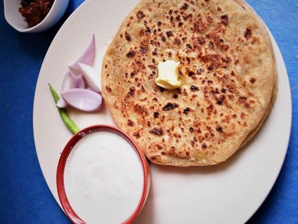 Aloo Pyaaz Paratha