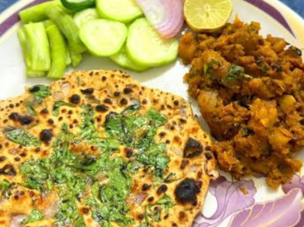 Kaddu ke Sabzi with Roti rayta salad