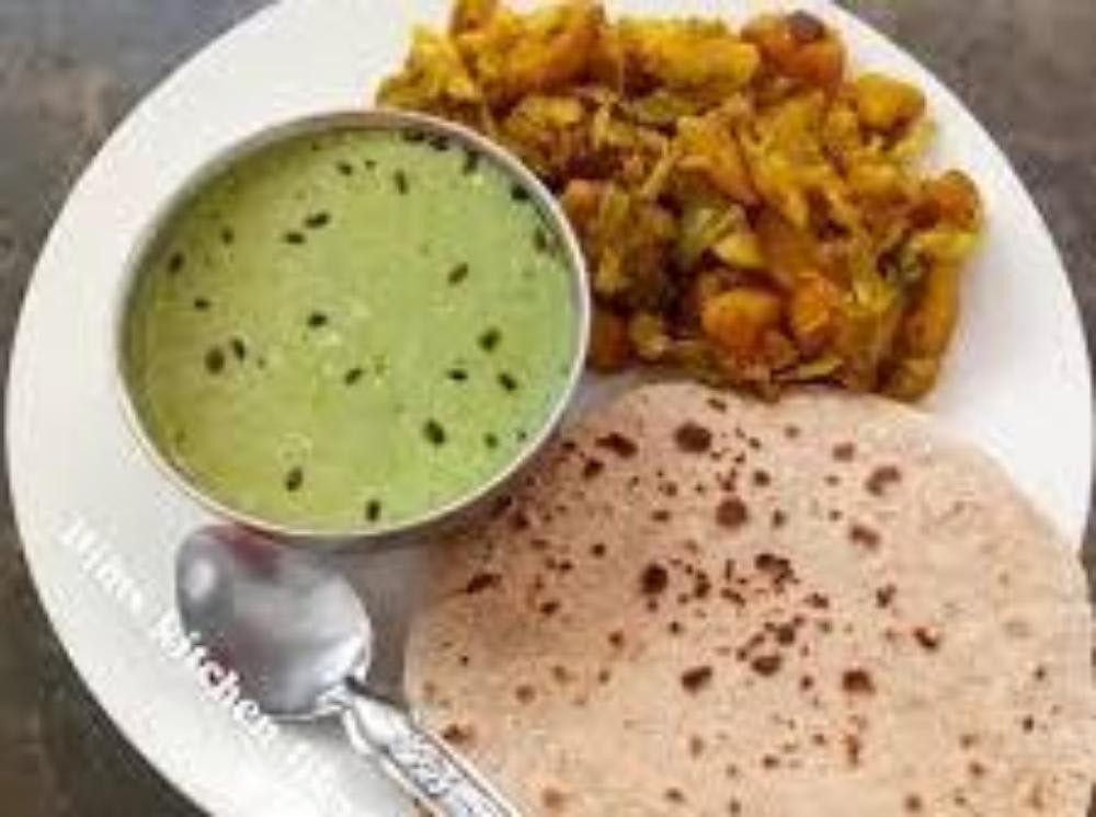 Aloo Patta Gobi ki Sabzi Four Roti with Raita