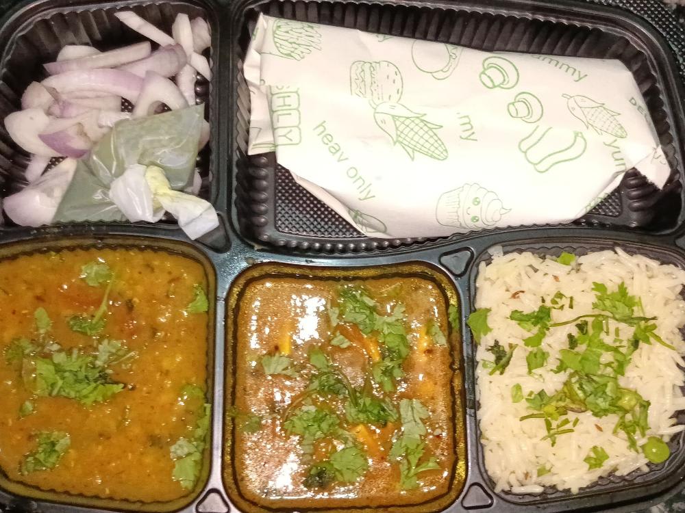 Matar Paneer, Dal Fry Chawl Roti, Salad, Chutney
