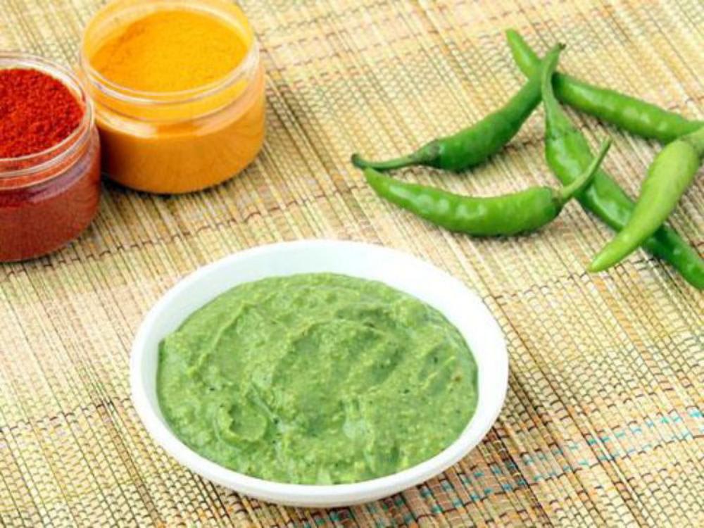 Hari Mirch ki Chutney Roti Aur Salad