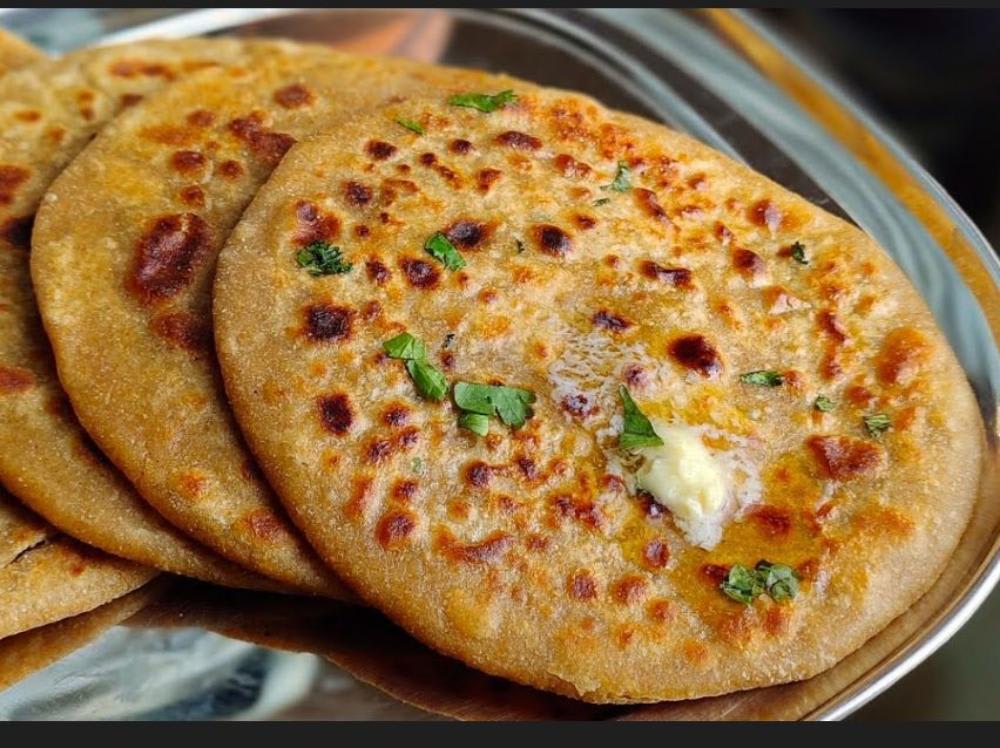 Aloo ke Paratha 4 Dahi, Achar