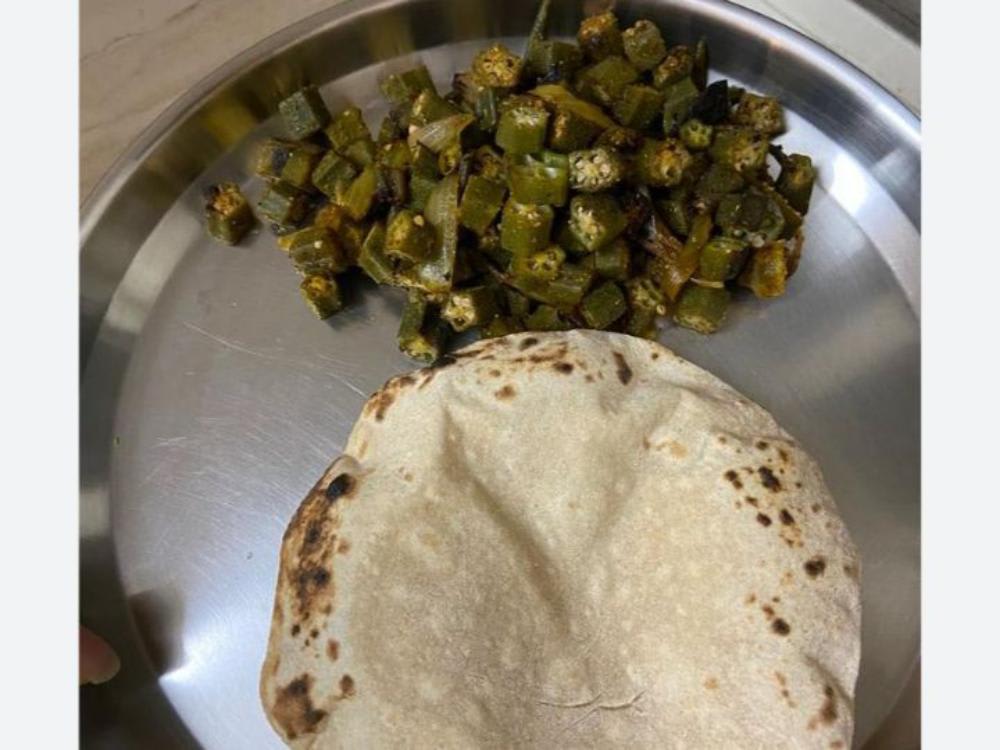 Bhindi ke Sabzi with Roti