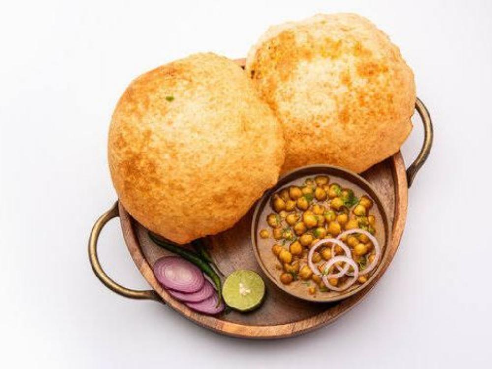 Chhole Six Puri with Salad