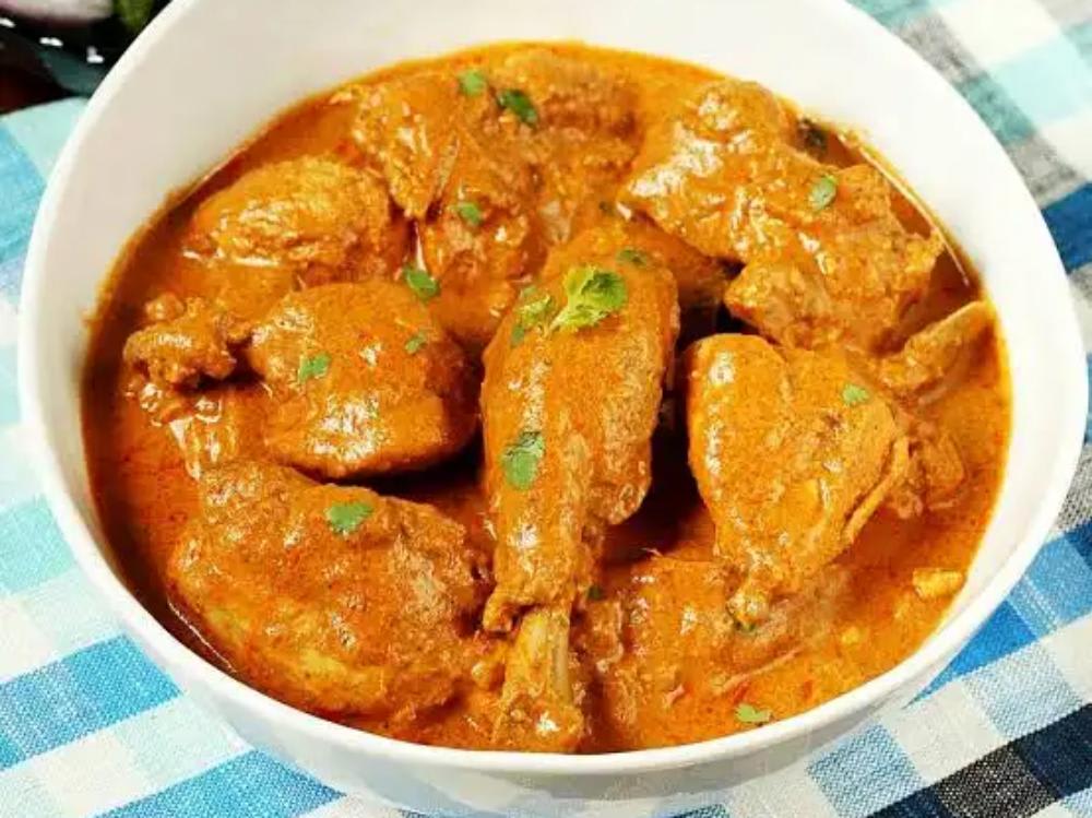 Chicken Korma ( Minimum 4 Piece), 5 Taba Roti, Salad
