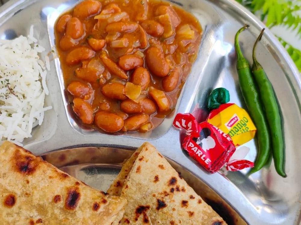 Rajma Masala with 5roti. Salad