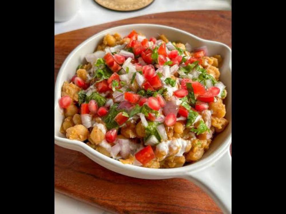Matra Chaat with 4 Bun
