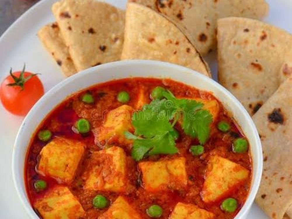 Matar Paneer with Four Roti Salad