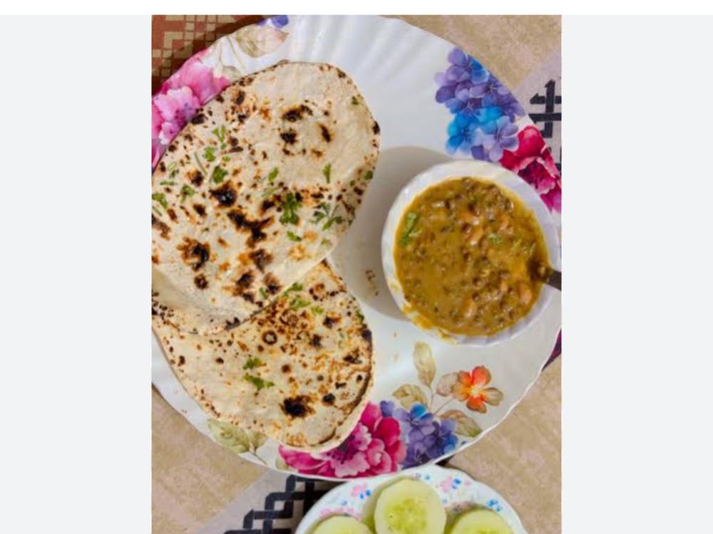 Udad ki Daal Five Roti Raita Salad
