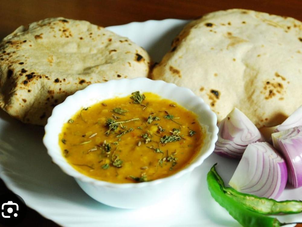 Mix Dal Six Roti Raita Salad