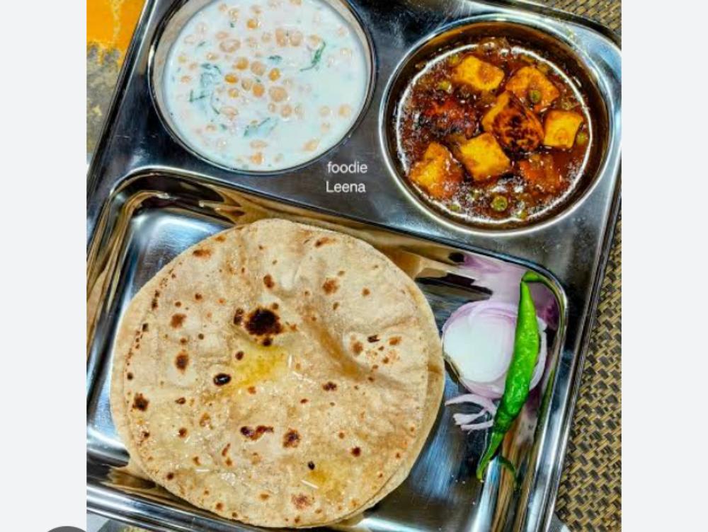 Matar Paneer ki Sabzi Five Roti Bundi Raita Salad