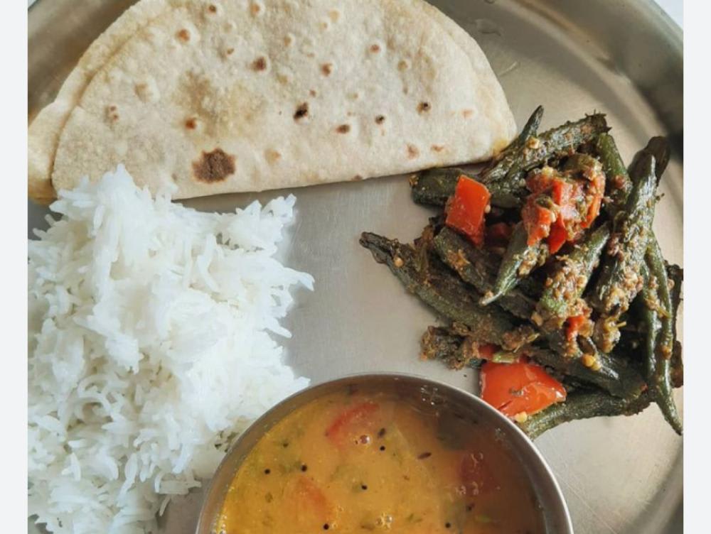 Daal chawal bhindi ki sabji 5 roti salad