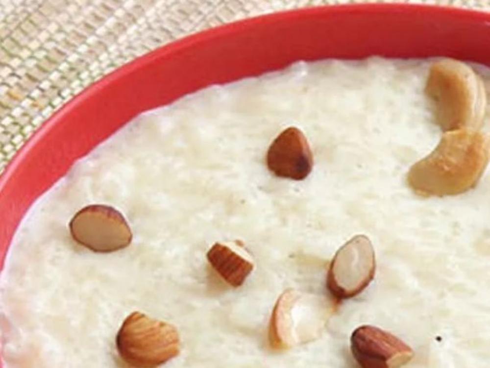 Khir. Aalu rajma ki sbji. Chaval. Krele ka bhrta roti