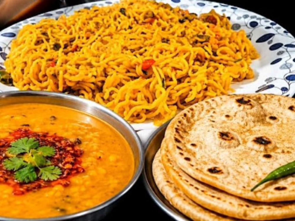 Maggi with Aam Chtni