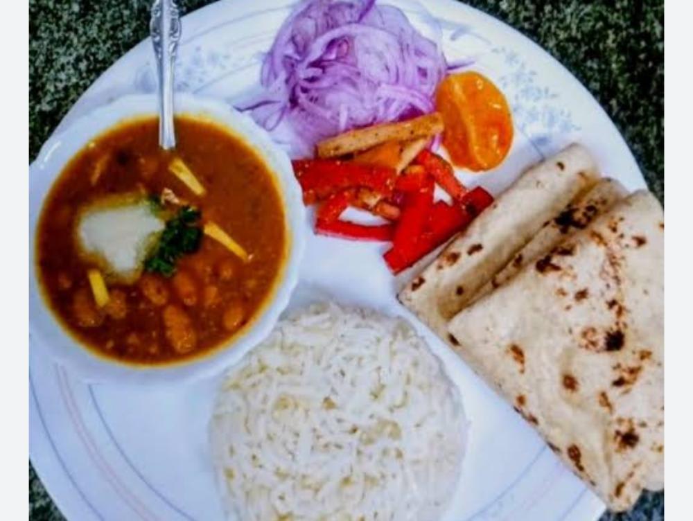 Rajma chawal Bundi ka rayta 4 roti salad