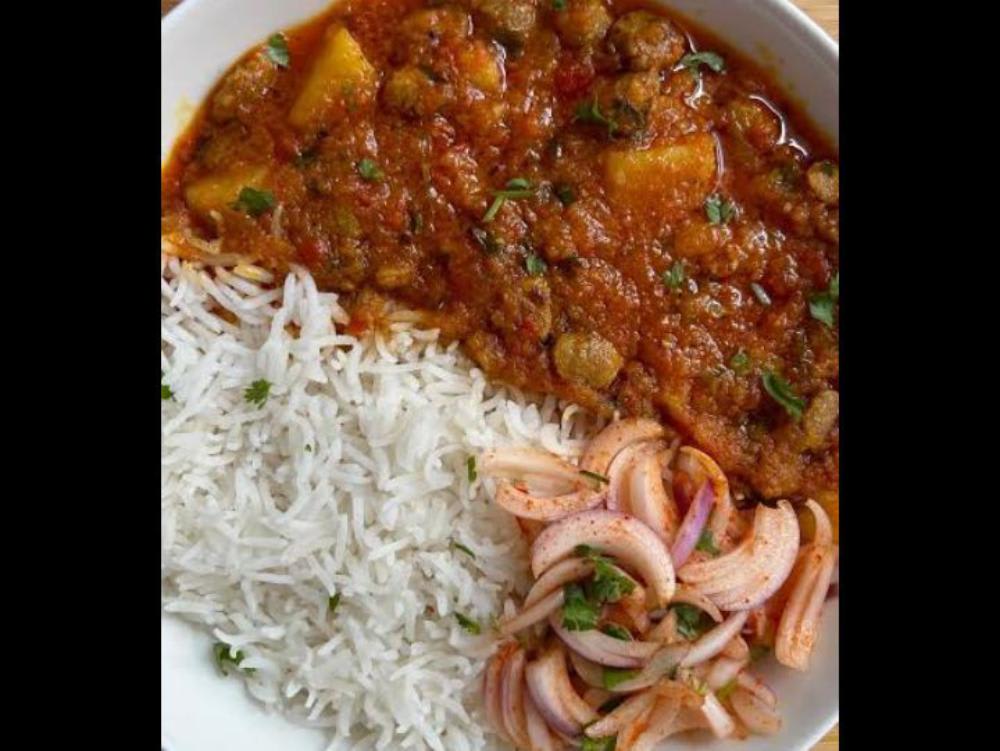 Soyabean ki sabji Roti salad or fried jave