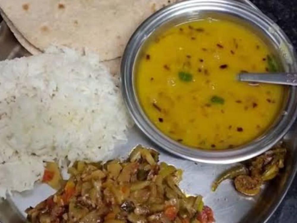 Loky ki sbji dal chaval roti