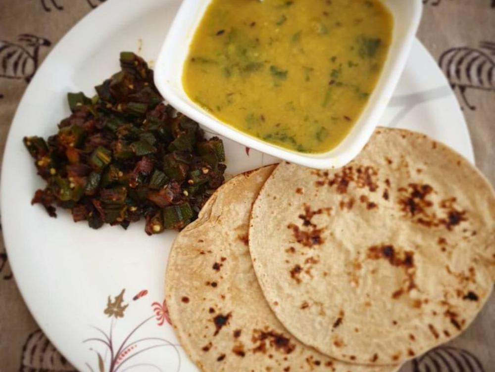 Bhindi ki sabji daal Roti salad rayta