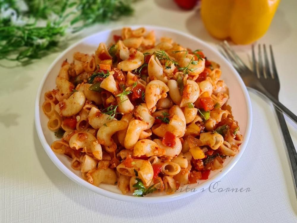 Pasta full plate with sauce pauch