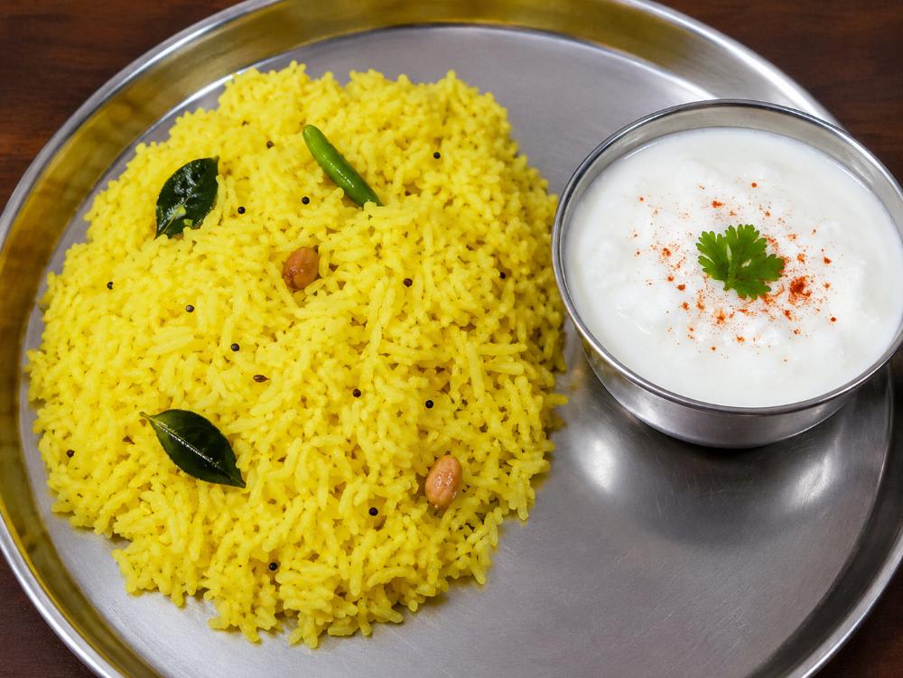 Peele chawal dahi
