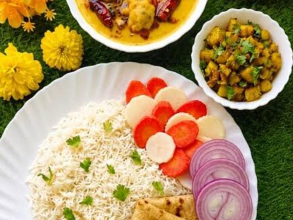 Kadhi Roti chawal ki plate