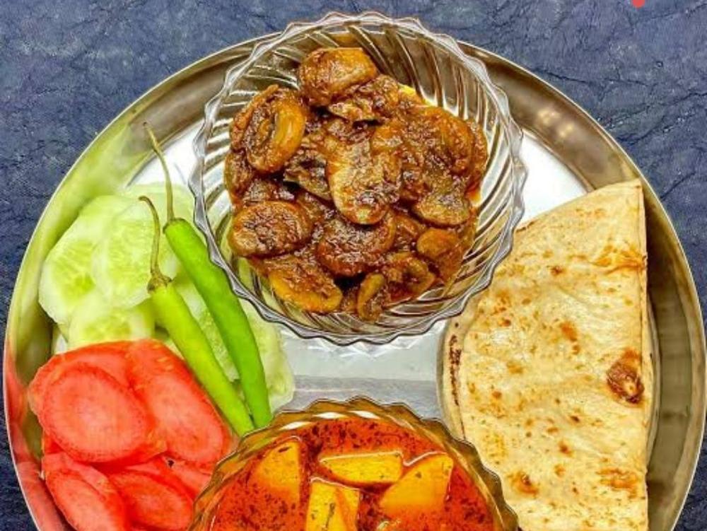 Aloo timater 6roti salad