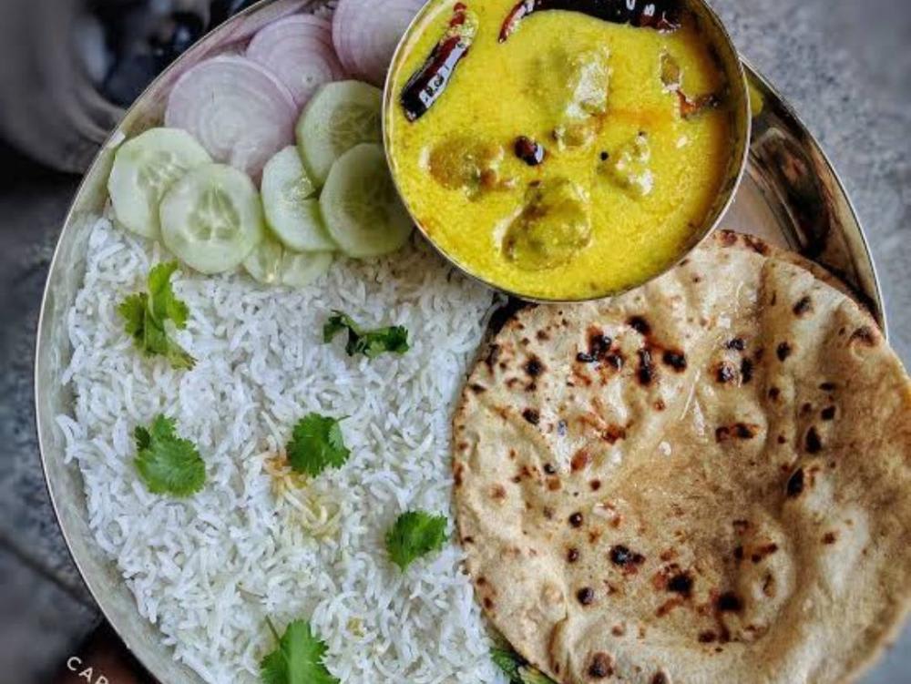 Kadhi chawal and roti...