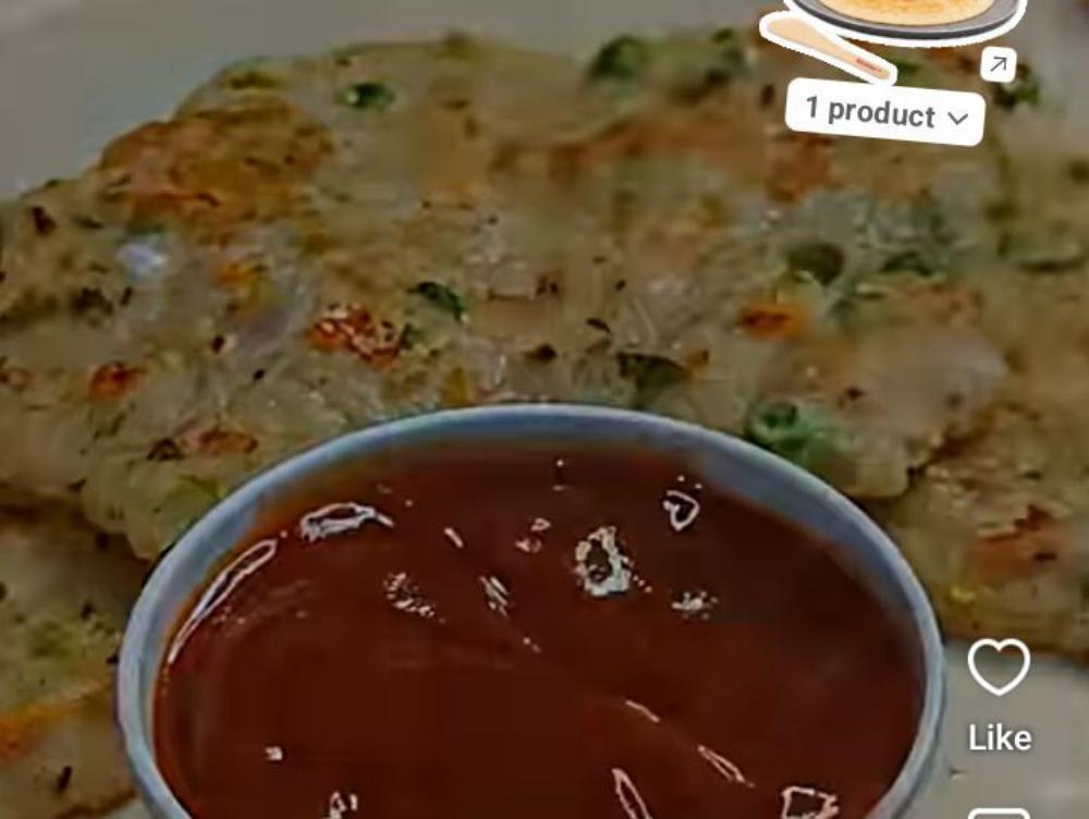 Suji ke 4 cheele with ketchup