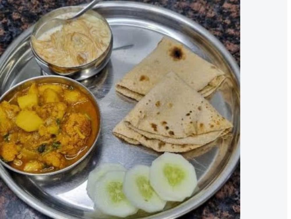 Aalu gobhi sabji roti
