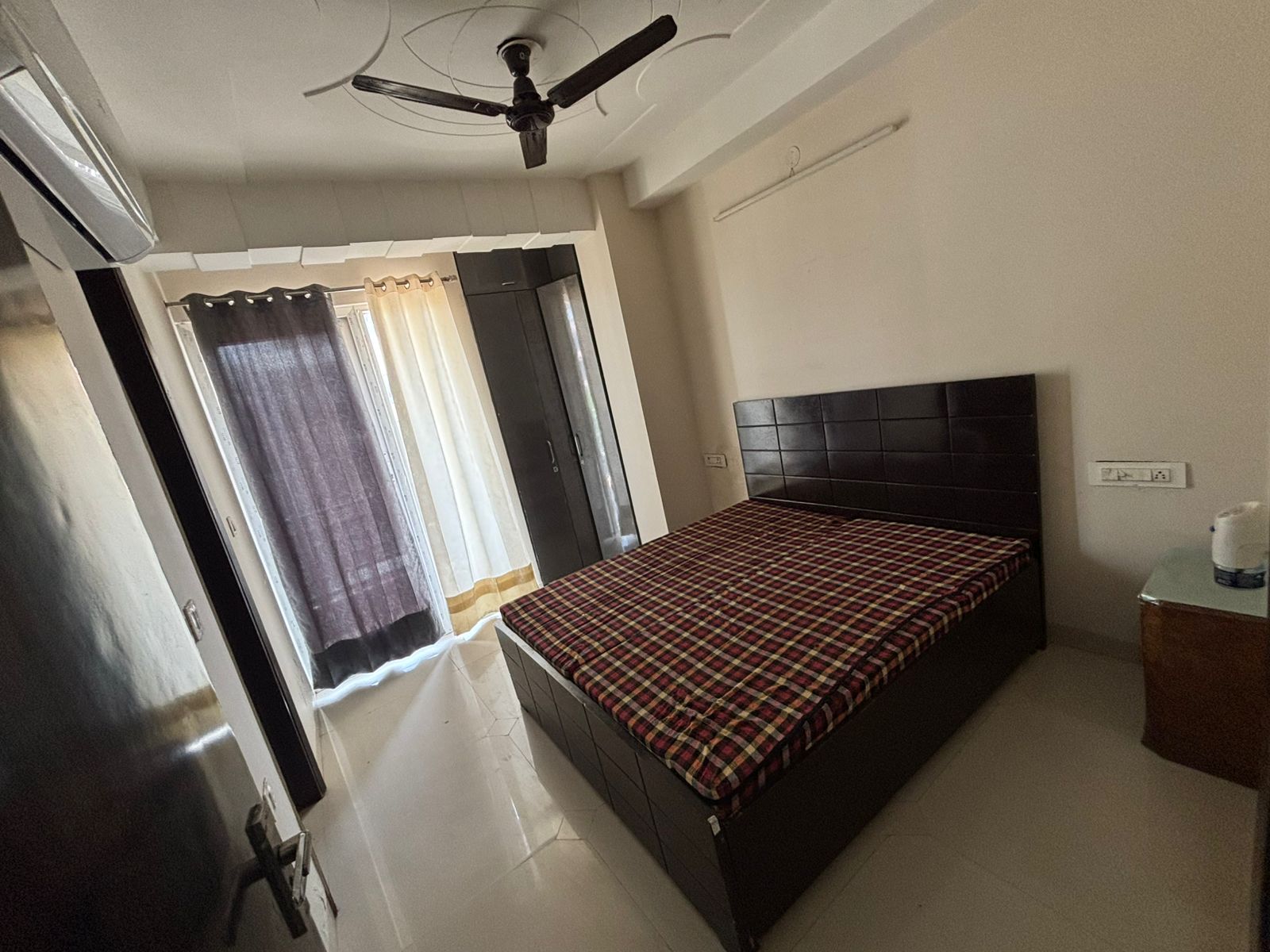 KVS-001 SECTOR 46 2BHK — image 8