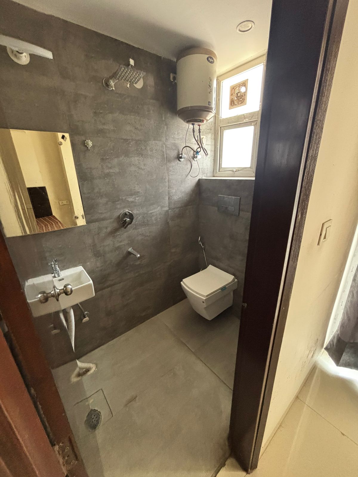 KVS-001 SECTOR 46 2BHK — image 5