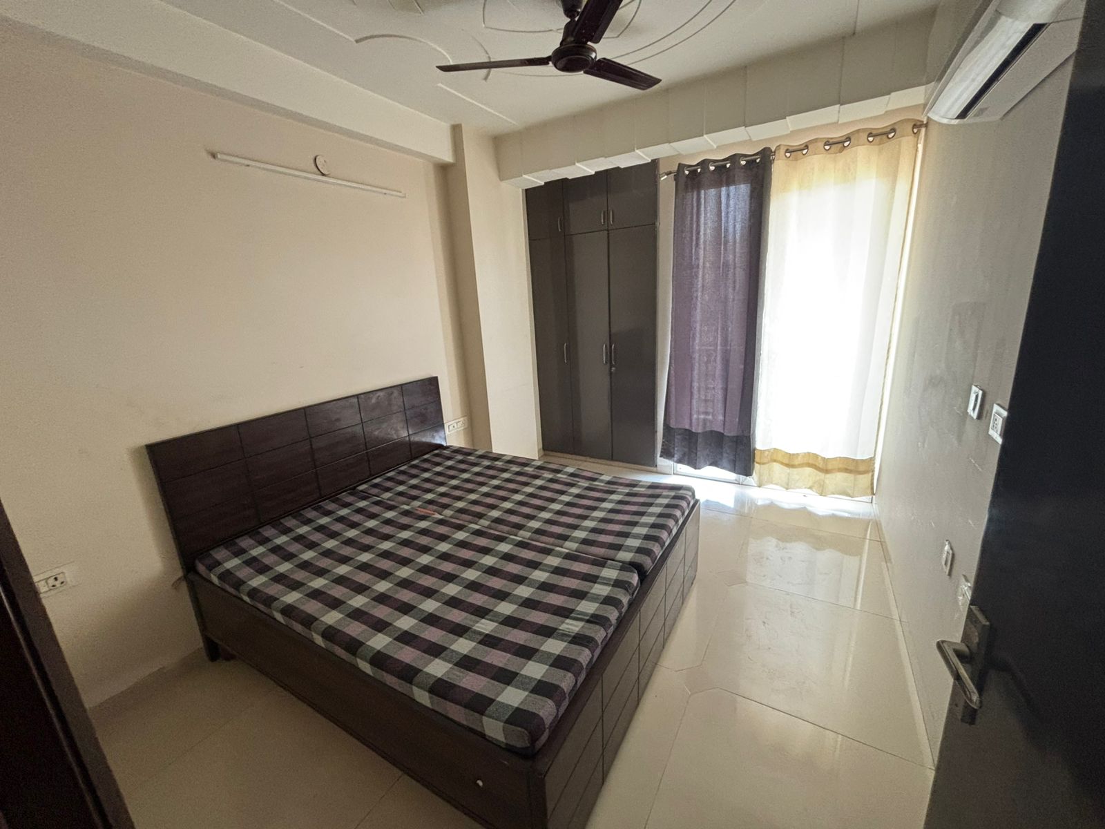KVS-001 SECTOR 46 2BHK — image 6