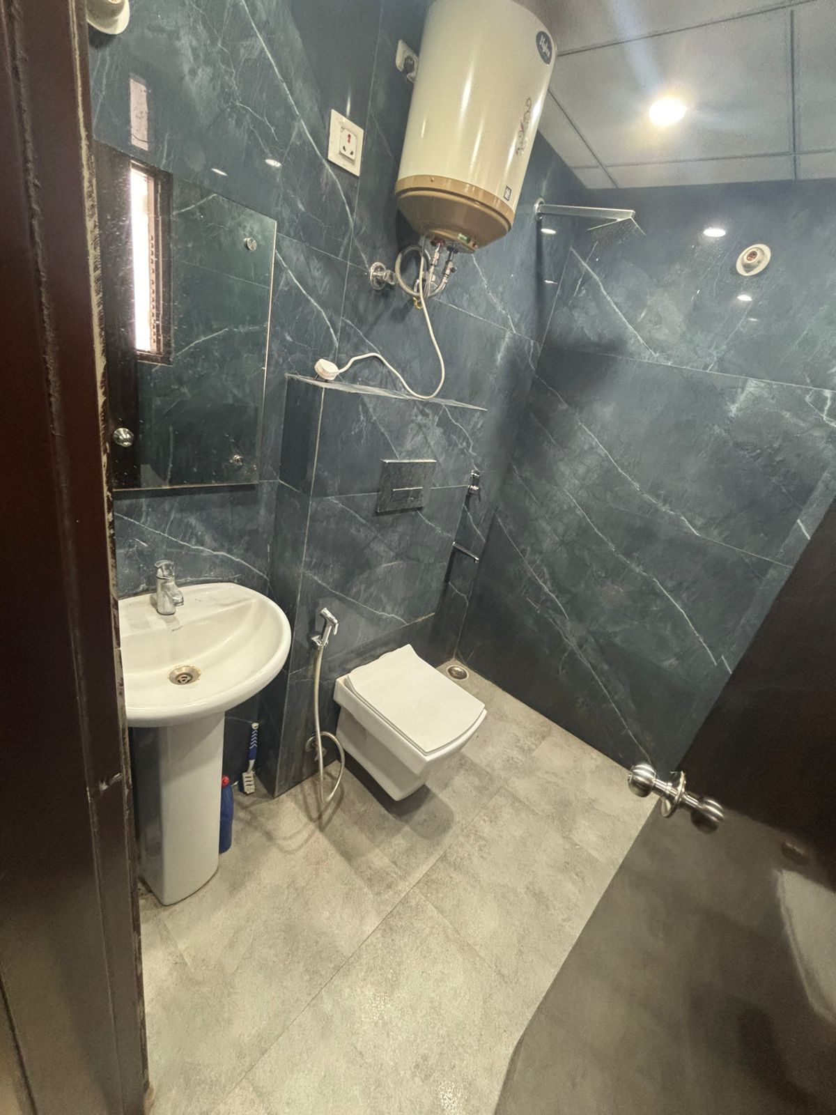 KVS-001 SECTOR 46 2BHK — image 1