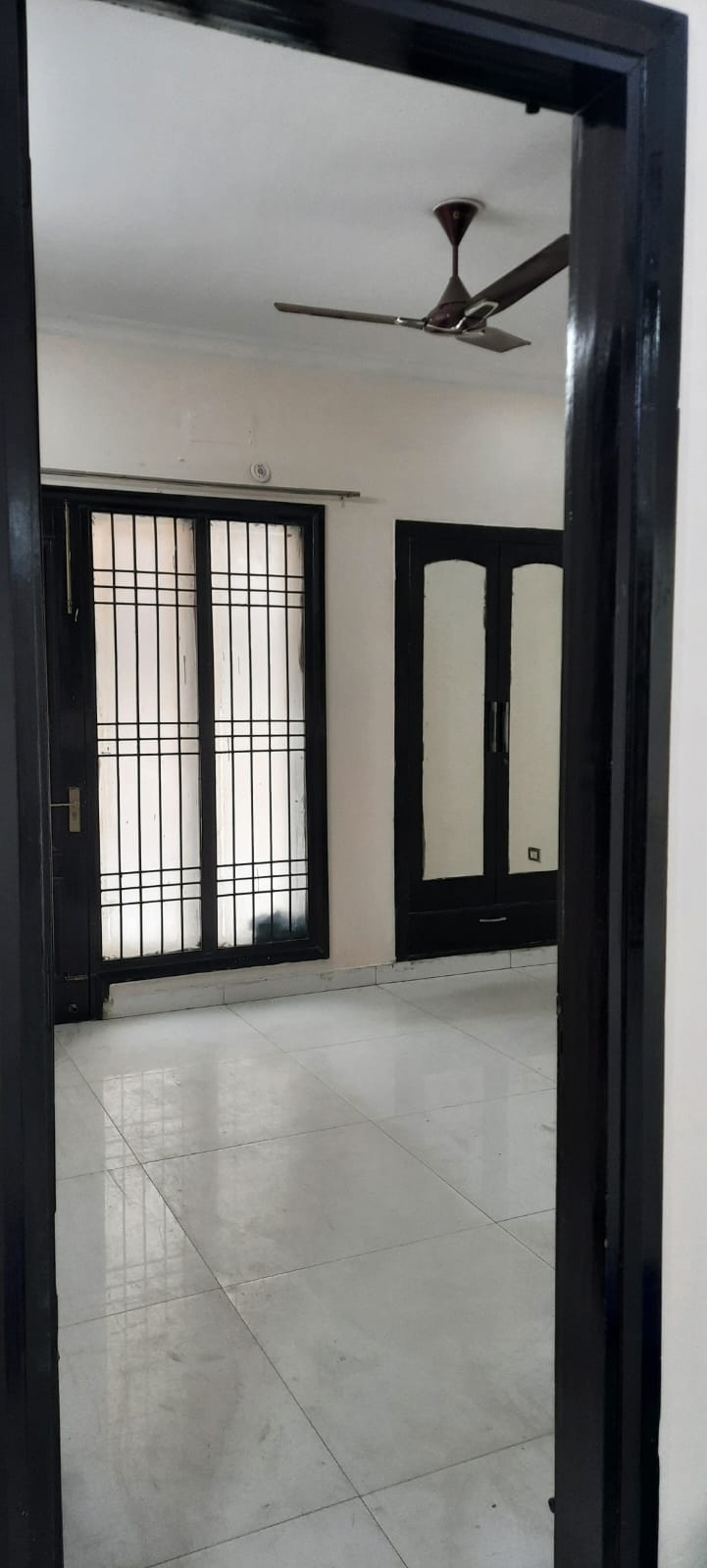 KVS OO1 SECTOR 46 2 BHK — image 2