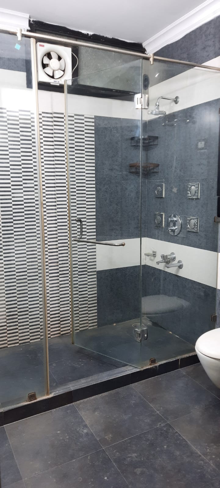 KVS OO1 SECTOR 46 2 BHK — image 3
