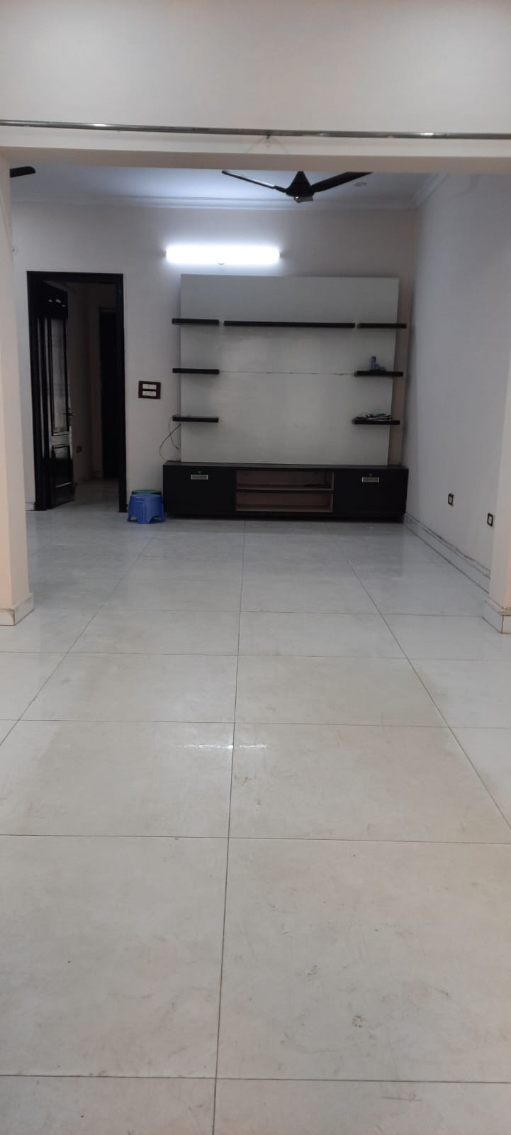 KVS OO1 SECTOR 46 2 BHK — image 1