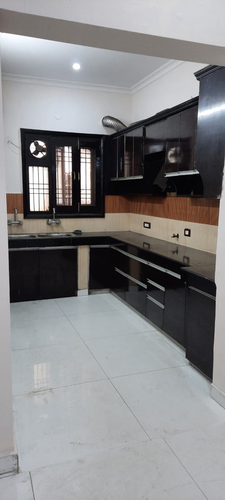 KVS OO1 SECTOR 46 2 BHK — image 6