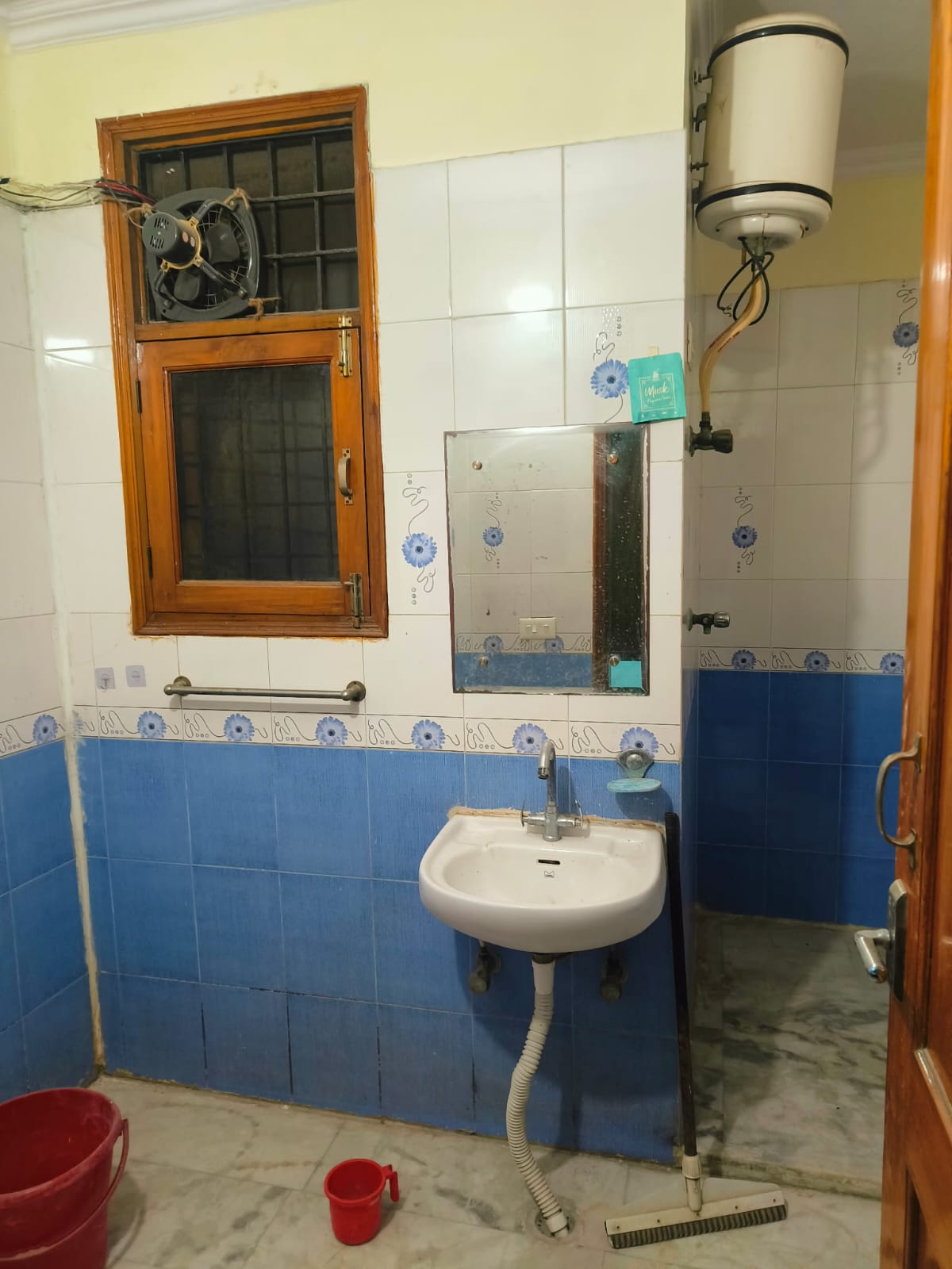 KVS 001 SECTOR 47 1BHK — image 6