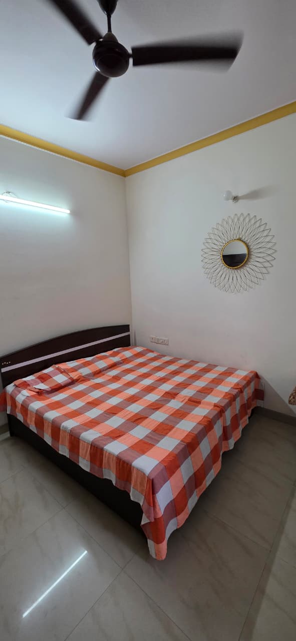 KVS 001 SECTOR 38 2BHK — image 3