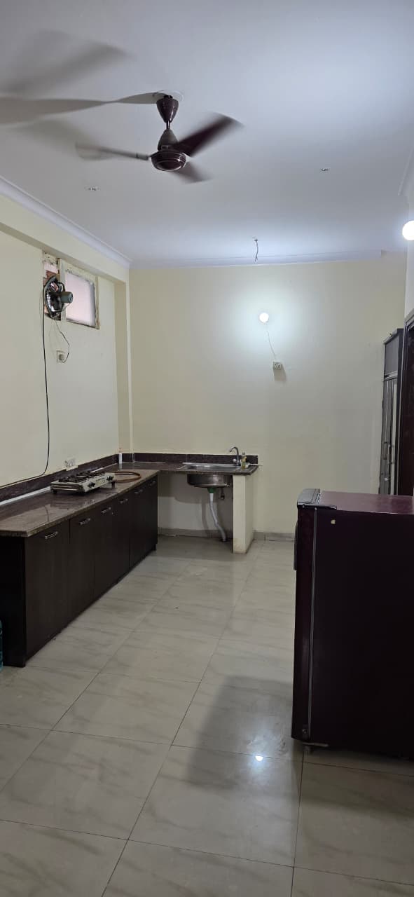 KVS 001 SECTOR 38 2BHK — image 5