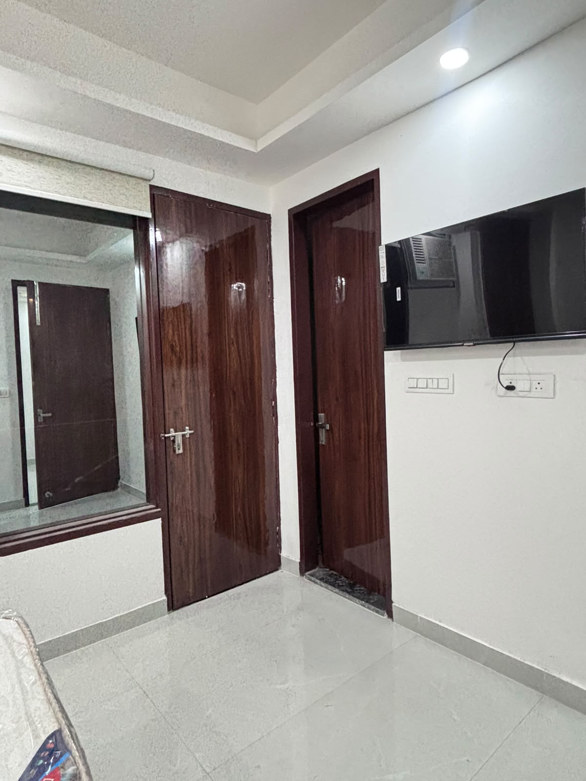 KVS 001 SECTOR 53 1BHK — image 4