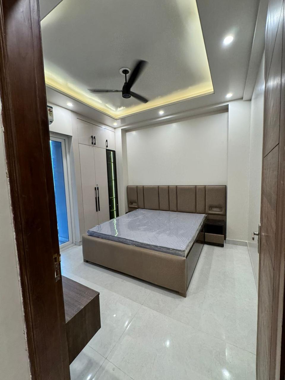 KVS 001 SECTOR 43 1BHK — image 7