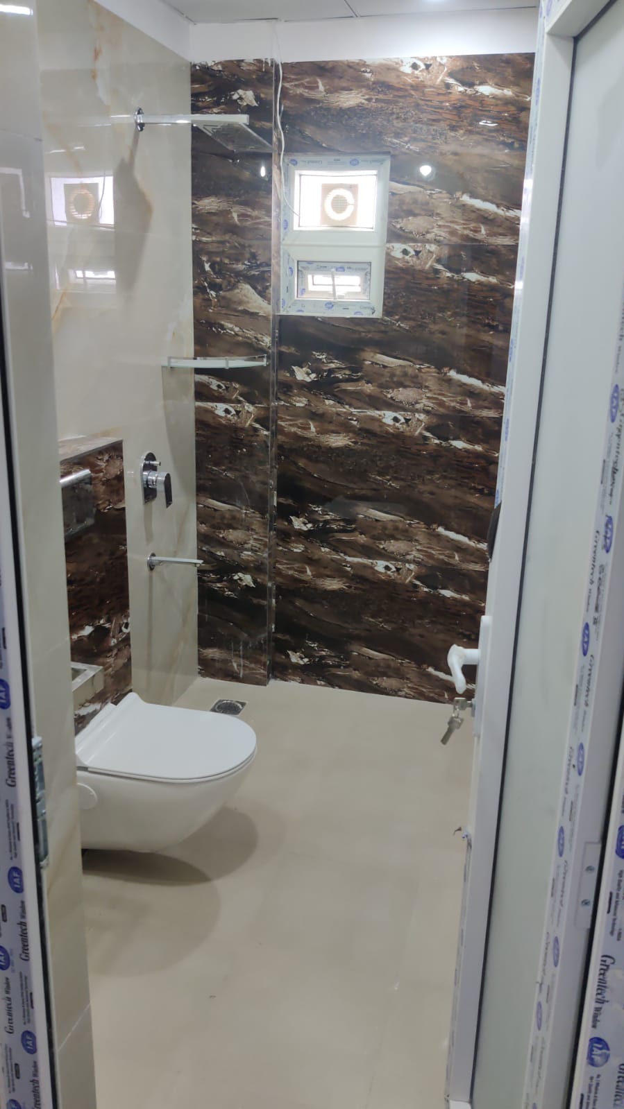 KVS 016 SECTOR 38 1 BHK  — image 2