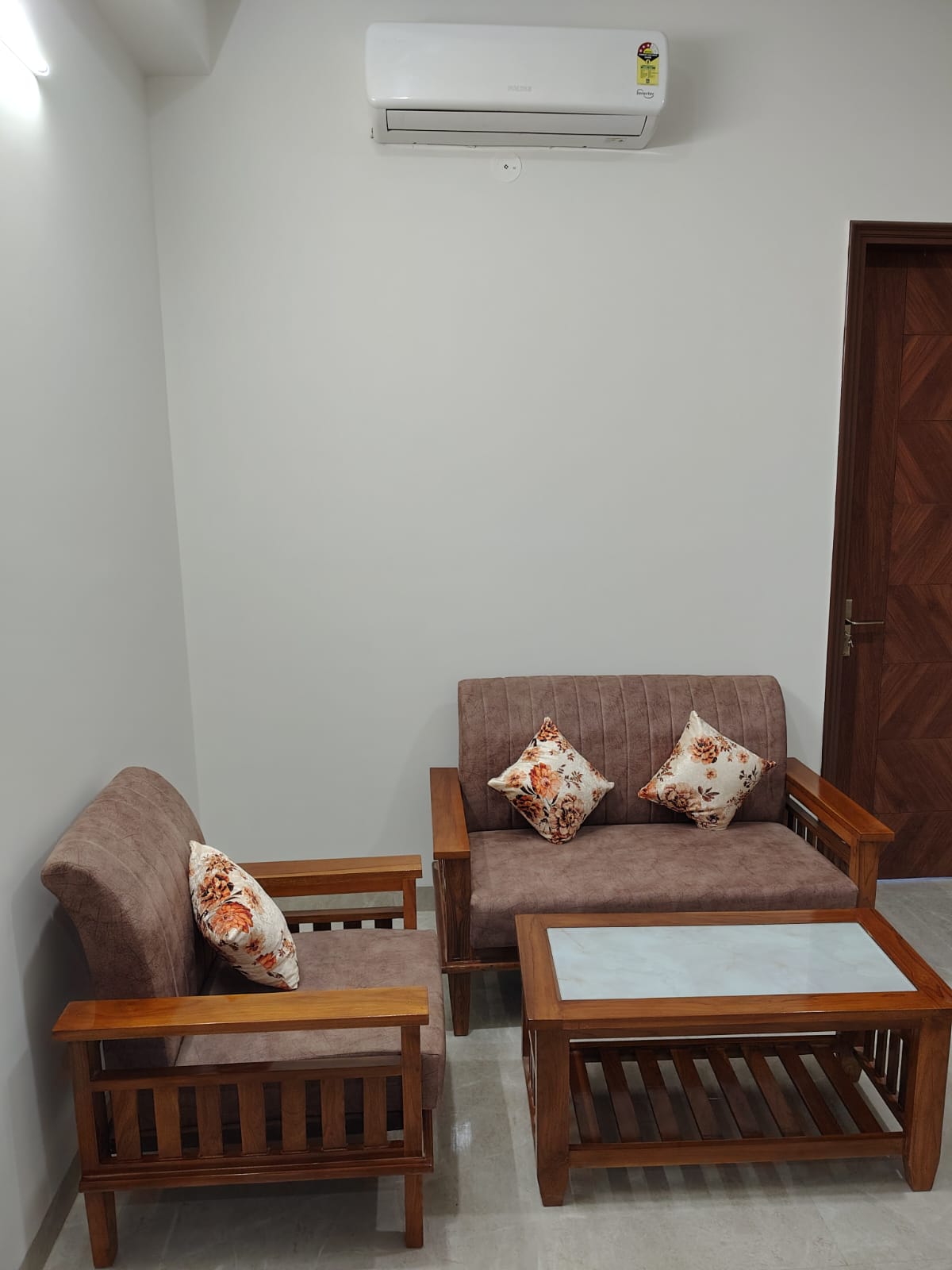 KVS 017 SECTOR 38  1BHK  — image 1